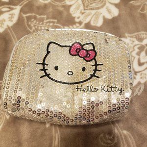 💋 Hello Kitty Makeup Bag 2  Listings for $15